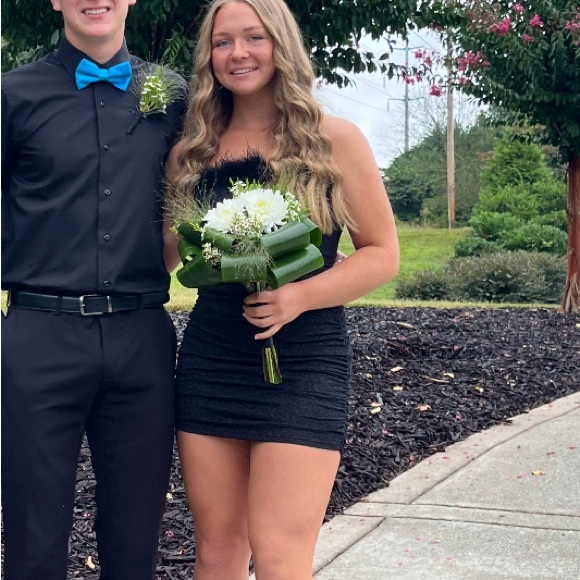 Hoco dress! Black w/ sparkles and feather lining at top! - Picture 4 of 4